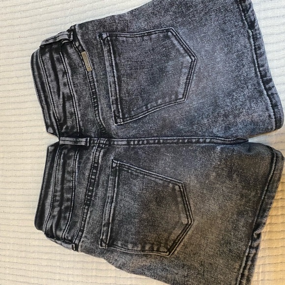 KanCan high rise buttonfly shorts in gray - Picture 2 of 5